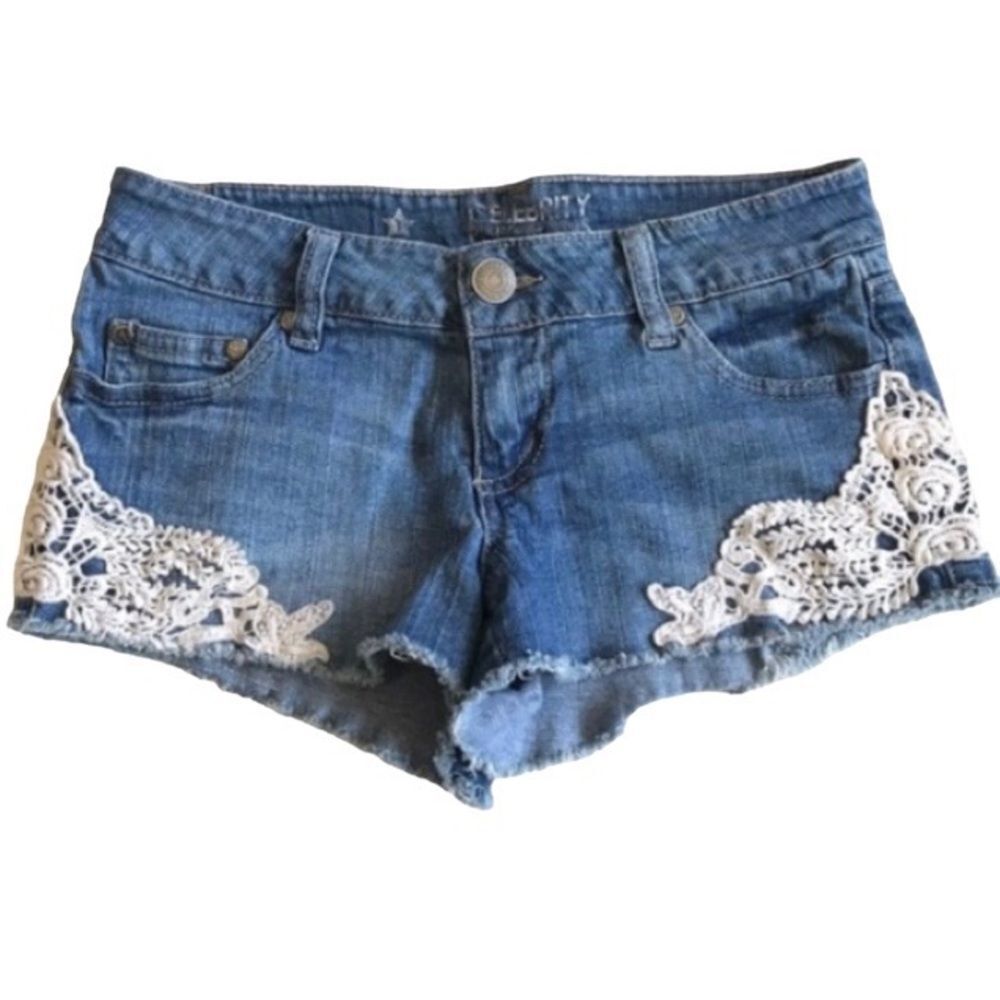 Celebrity Pink Jeans Lace Trim Bohemian Denim Shorts Blue Sz 1